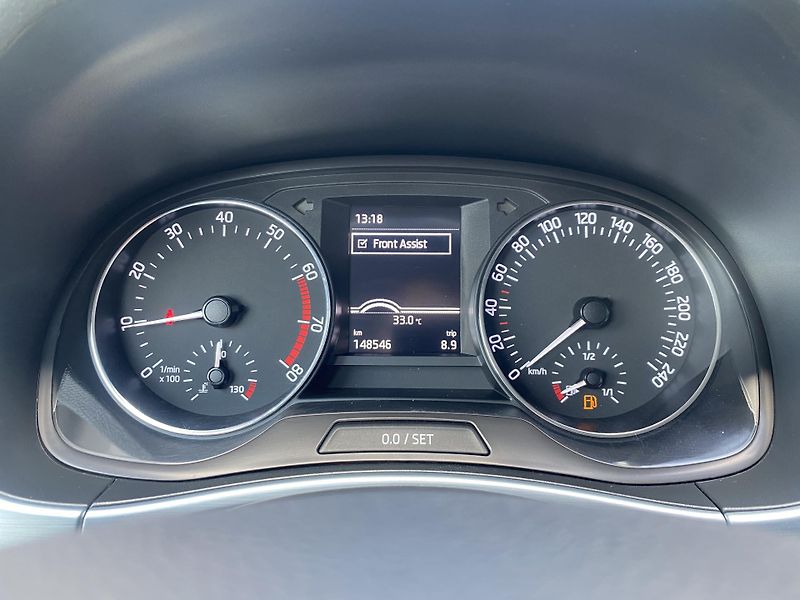 Škoda Fabia 1.2 TSI 66kW - ALU - PDC - fotka 16 z 41