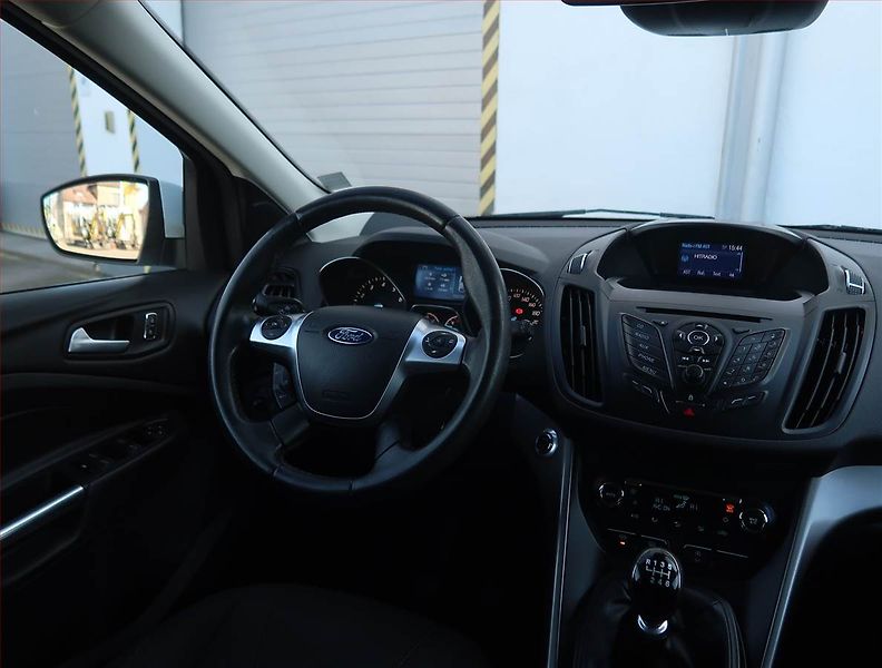Ford Kuga (2016) 1.5 EcoBoost, Serv.kniha - fotka 7 z 20