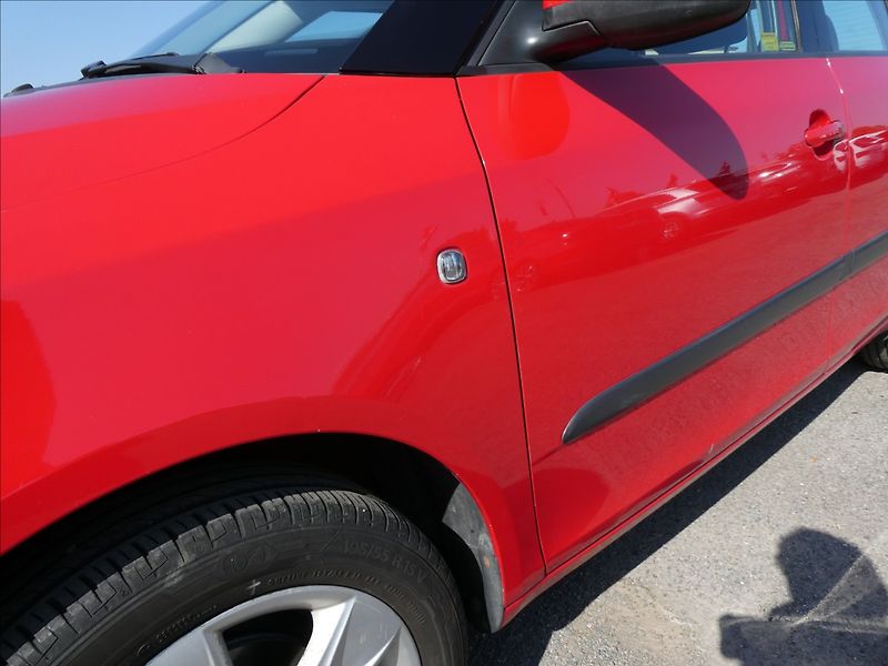 Škoda Fabia 1,2 HTP 2x kola, koupeno v ČR - fotka 12 z 40