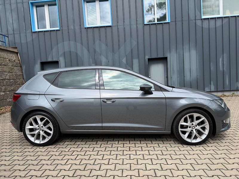 Seat Leon FR 2.0TDI LED 1.majitel - fotka 6 z 23