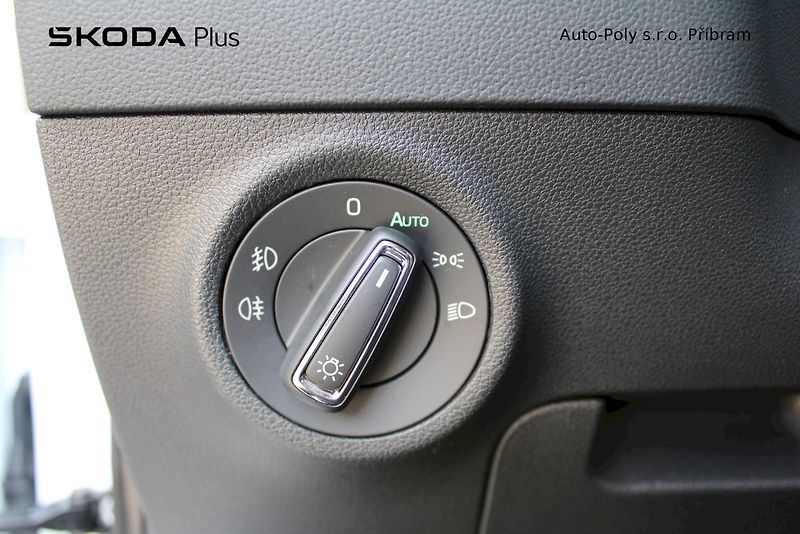 Škoda Karoq (2025) Top Selection 1.5TSI / 110kW 7 - fotka 12 z 24
