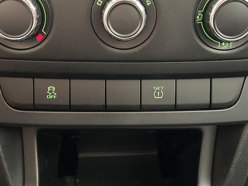 Škoda Yeti 2,0 TDI Active - fotka 9 z 24