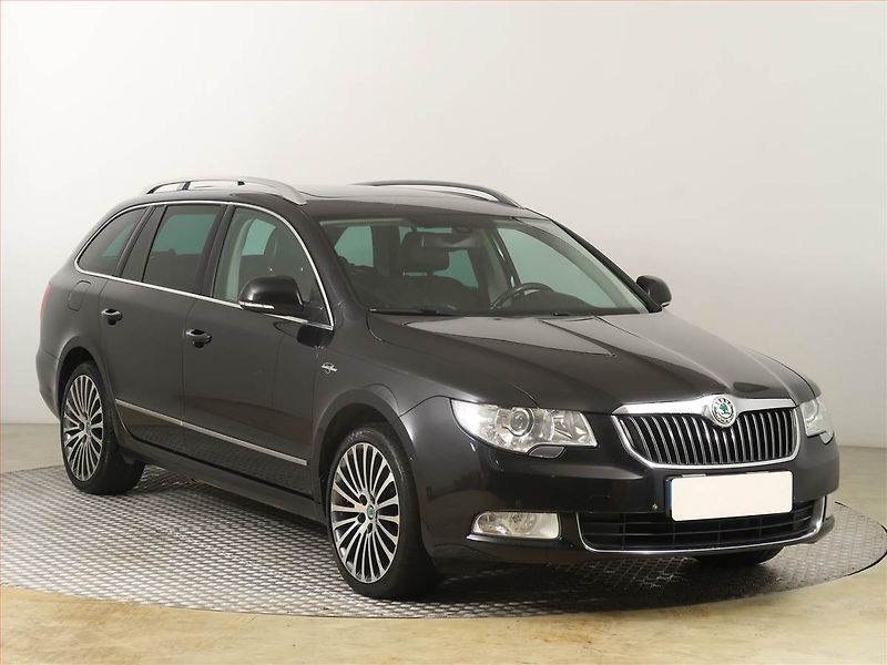 Škoda Superb (2012) Laurin&Klement 2.0 TDI, Xenony - fotografie inzerátu