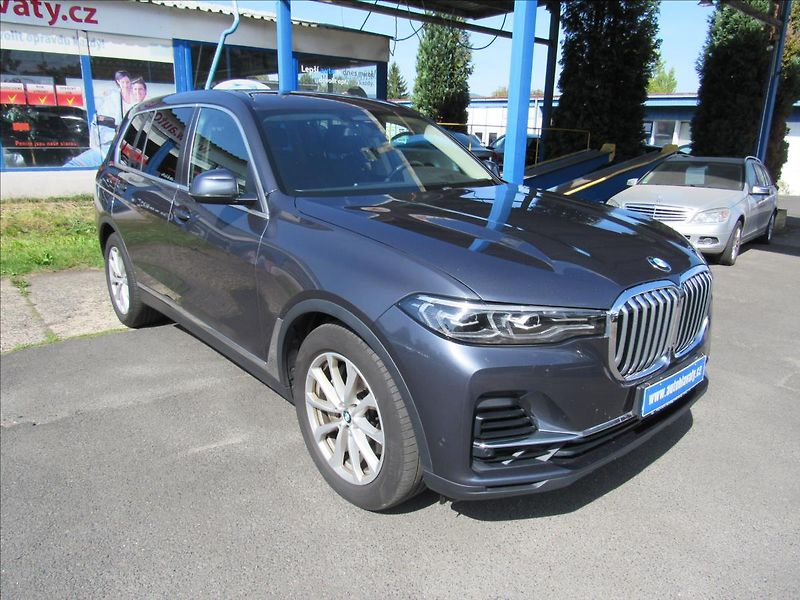 BMW X7 3,0 d xDrive30d 195 kW 7 míst - fotka 3 z 44
