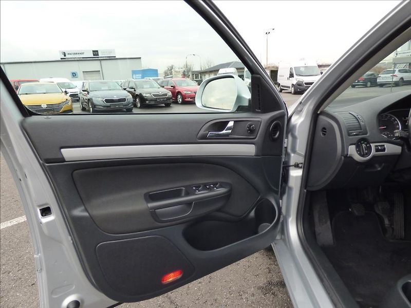 Škoda Octavia 2,0 TDI,4x4,Xenon,Elegance Edi - fotka 22 z 53