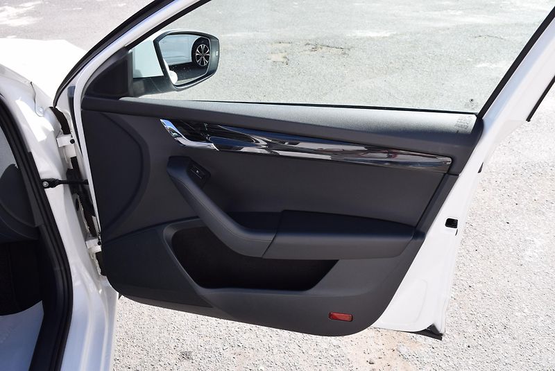 Škoda Octavia (2020) 2.0TDI 110kw AMBITION NAVI APP - fotka 40 z 48