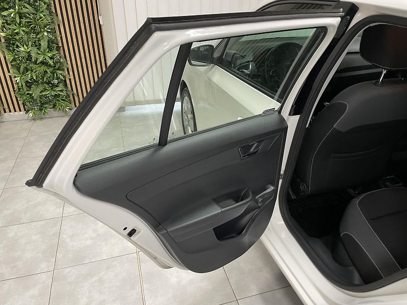 Škoda Fabia 1.0 TSi ČR REZERVACE  - fotka 15 z 22