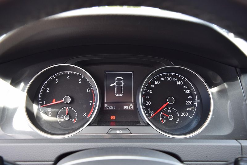 Volkswagen Golf (2018) 1.4TSI 92kw CLBMT LED NAVI TOP - fotka 31 z 49