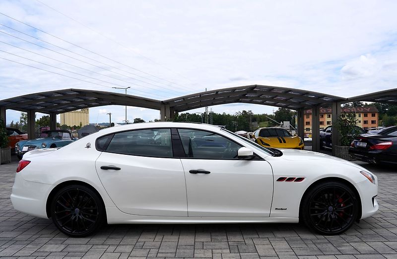 Maserati Quattroporte S Q4 3.0i V6/410 PS/automat/B& - fotka 7 z 50