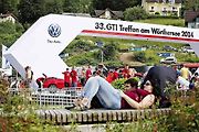 Sraz fanoušků vozů koncernu Volkswagen u jezera Wörthersee.