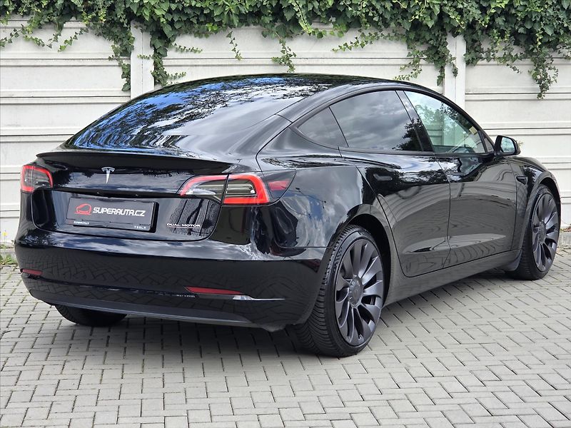 Tesla Model 3 Performance 393kW ČR 1.maj  Pe - fotka 7 z 19