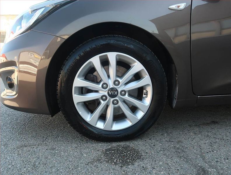 Kia Ceed (2016) 1.4 CVVT, Serv.kniha, Tempomat - fotka 14 z 16
