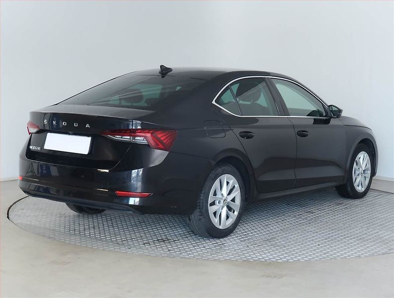 Škoda Octavia (2023) 2.0 TDI - fotka 5 z 19