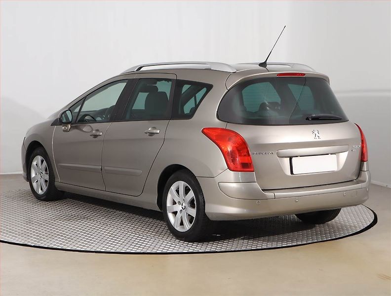 Peugeot 308 (2011) 1.6 HDi, 7 míst, Eko.zaplacen - fotka 4 z 25