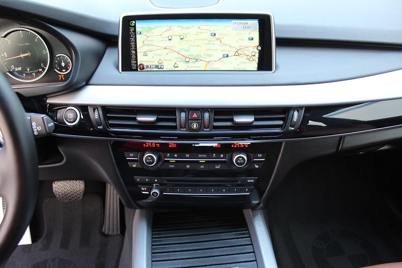 BMW X5 xDrive30d - fotka 5 z 25