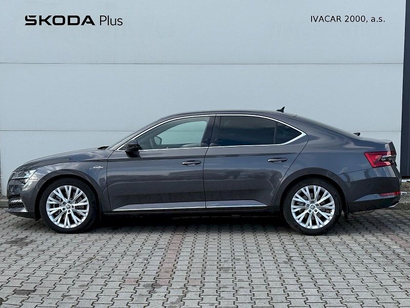 Škoda Superb (2022) 2.0 TSI 206 kW DSG 4x4 L&K - fotka 3 z 29
