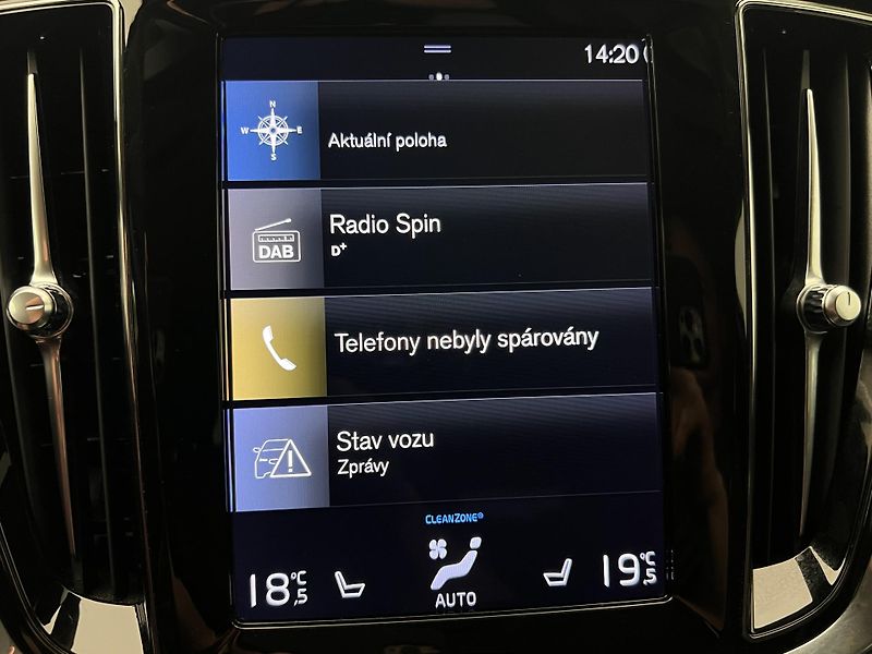 Volvo V60 CC B5 AWD PRO AUT - fotka 26 z 45