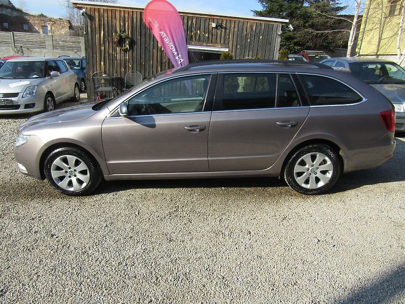 Škoda Superb (2011) 1.6 TDI 77kW ZIMNÍ PNEU - fotka 3 z 32