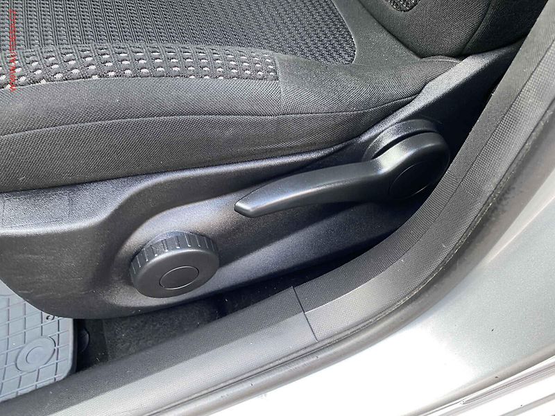 Citroën C4 (2008) 1.6i 16V, AT, autoAC, temp - fotka 14 z 15