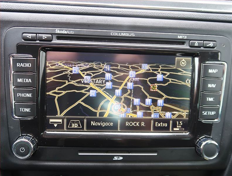 Škoda Rapid (2014) Spaceback 1.2 TSI, Navi - fotka 13 z 18
