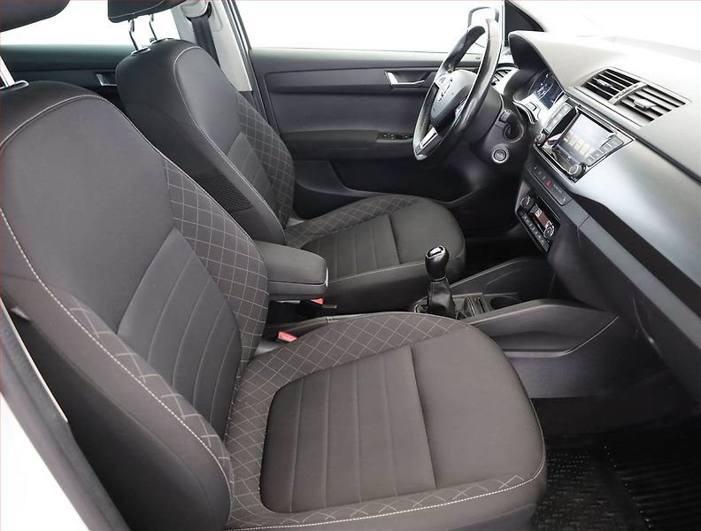 Škoda Fabia (2018) Style 1.0 TSI, Tempomat - fotka 7 z 19