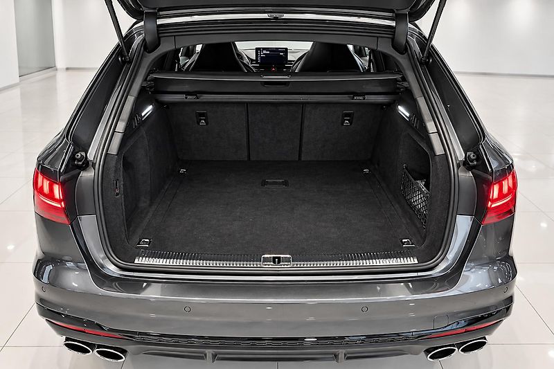 Audi S4 (2023) - fotka 11 z 41