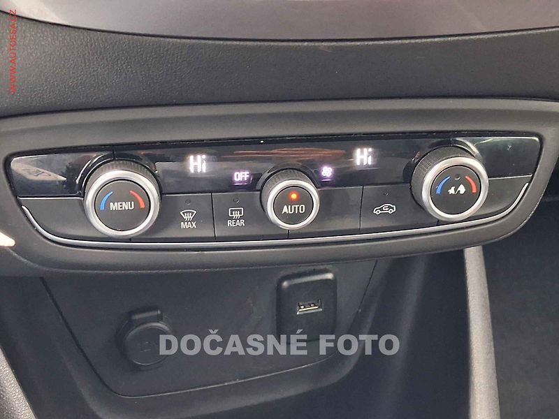 Opel Crossland X (2018) 1.2 T, Innovation, kamera - fotka 15 z 18