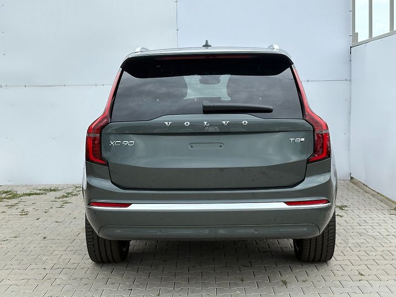 Volvo XC90 Plus Bright T8 299kW - fotka 6 z 26