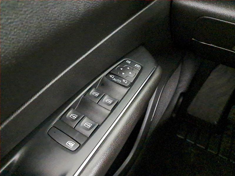 Renault Talisman (2016) 1.6 dCi, Navi, Tempomat - fotka 20 z 22