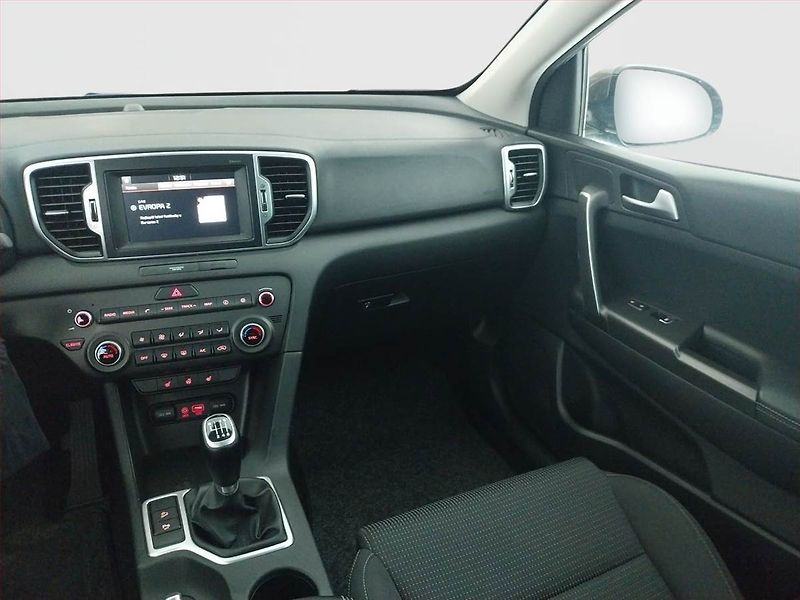 Kia Sportage (2018) 1.6 GDI, Serv.kniha, Xenony - fotka 8 z 19