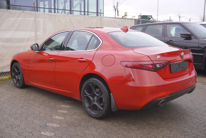 Alfa Romeo Giulia 2.2 JTD 132kW - fotka 6 z 25