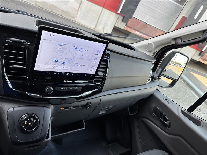 Ford Transit 2,0 EcoBlue L2H3 96kW KombiVan - fotka 38 z 38