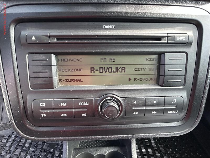 Škoda Fabia (2008) 1.2 12V, ČR, AC, park.asist - fotka 13 z 14