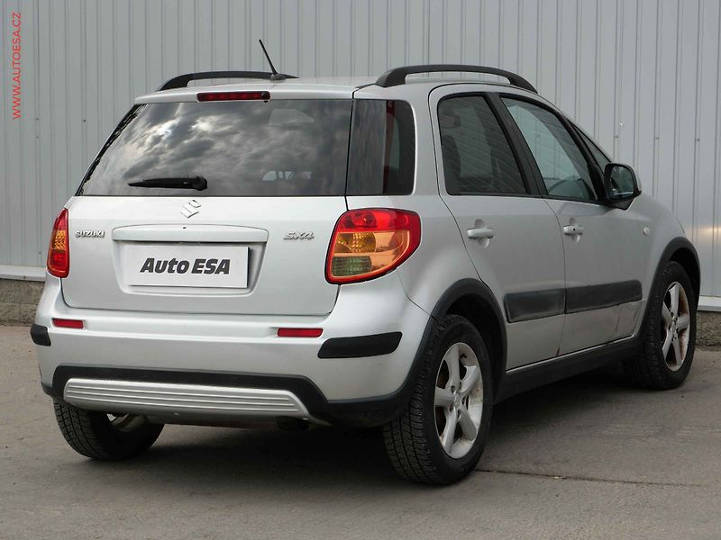 Suzuki SX4 (2008) 1.6i, ČR, AC, výhřev sed - fotka 4 z 16