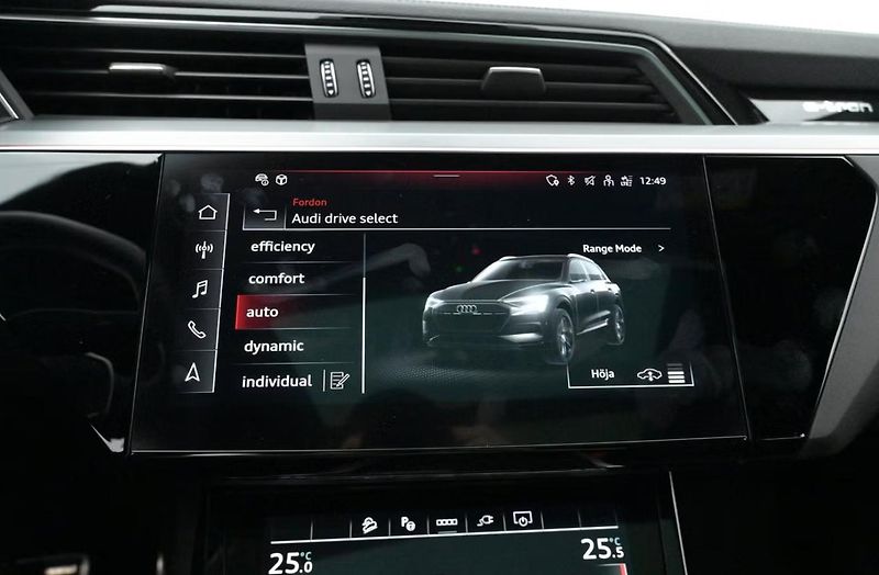 Audi Q8 e-tron 55 Q S-Line SoH 94% 360k Pano  - fotka 18 z 24