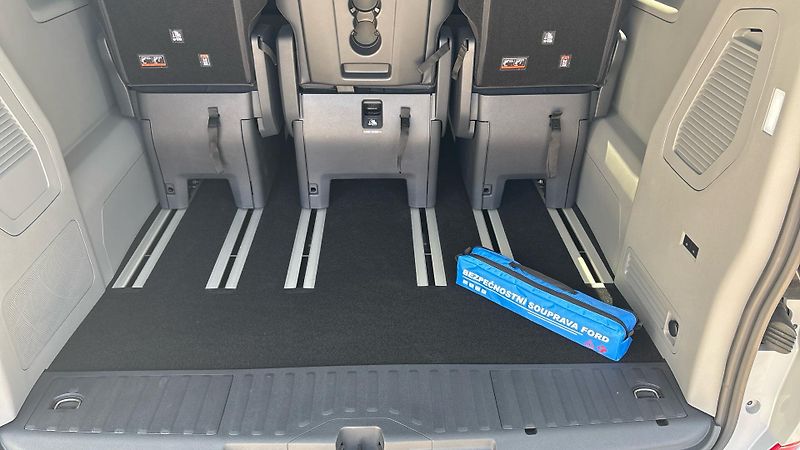 Ford Tourneo Custom (2026) 2.0 AWD Titanium X L2 + Tažné - fotka 9 z 39