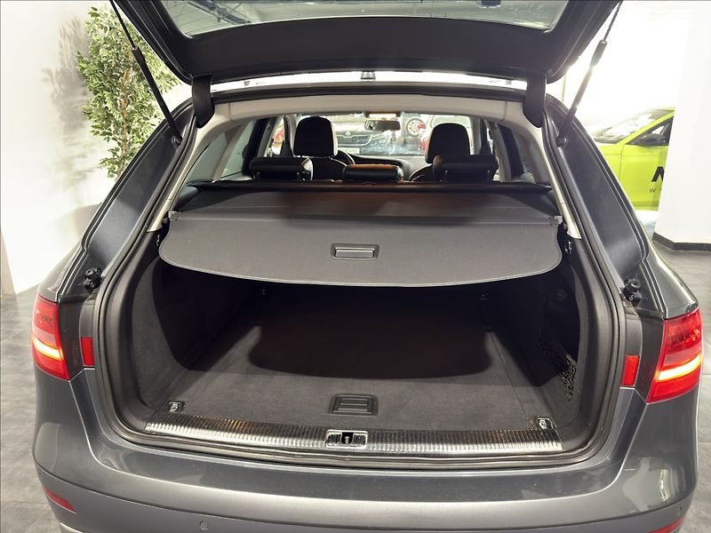 Audi A4 Allroad 3,0   TDI AT 180KW B&O BI-XEN - fotka 25 z 32