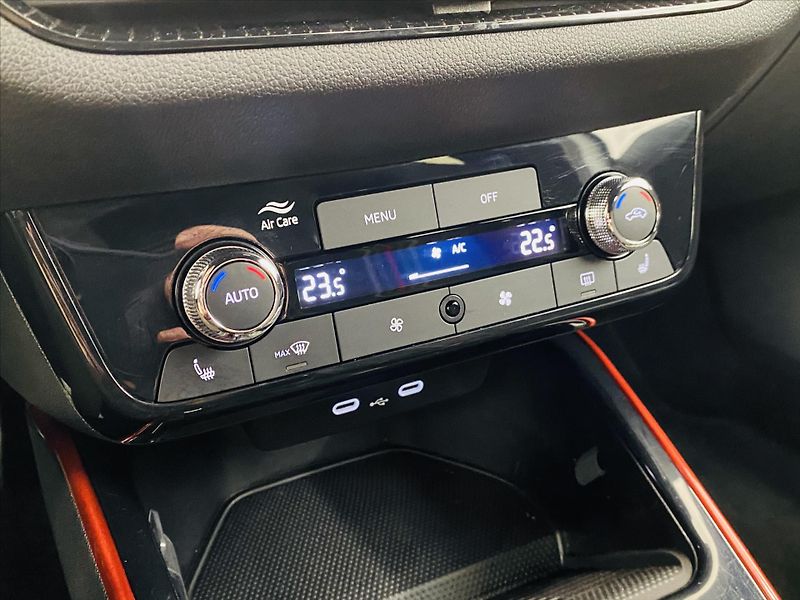 Škoda Fabia 1,0 TSI DSG 85kW Monte Carlo - fotka 18 z 25