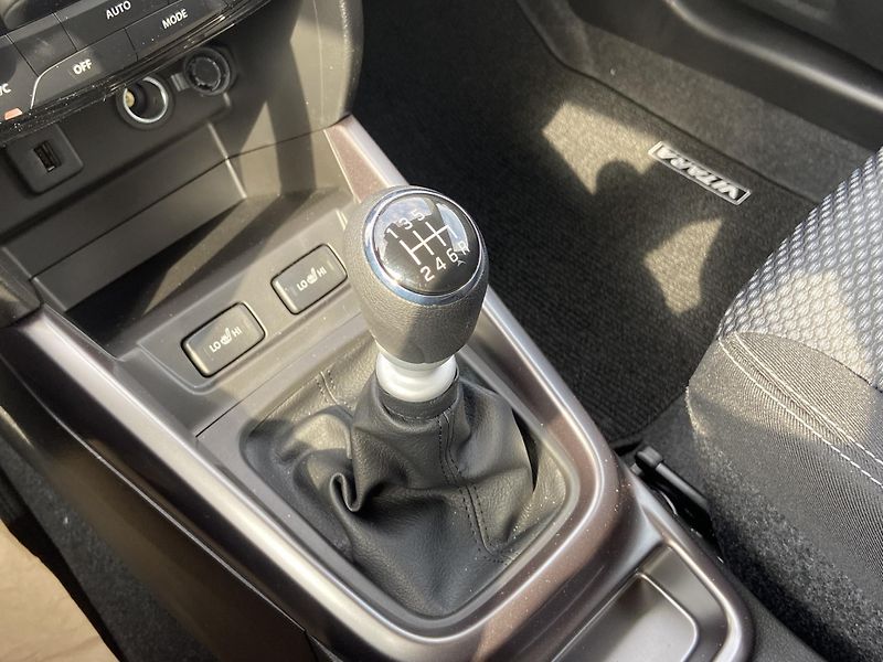 Suzuki Vitara 1.4 BoosterJet 81kW Premium - fotka 20 z 20