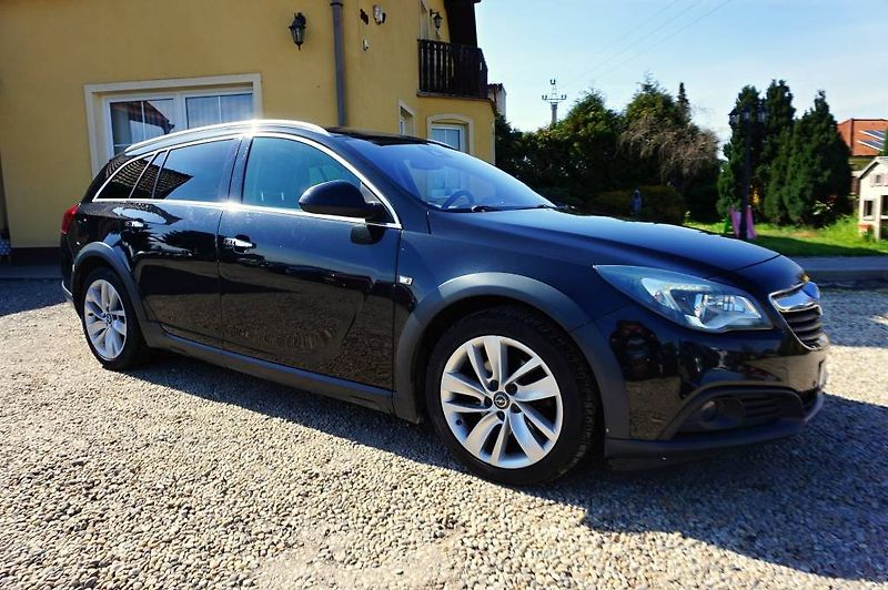 Opel Insignia (2016) COUNTRY 2,0 CDTI 125 kW - fotka 2 z 39