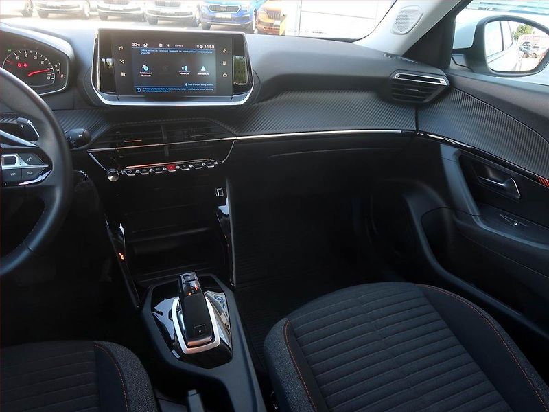 Peugeot 2008 (2021) Active Pack 1.2 PureTech - fotka 8 z 20