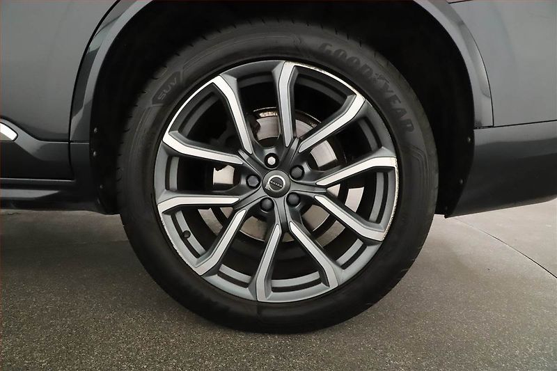 Volvo XC90 (2018) D5 AWD - fotka 21 z 21