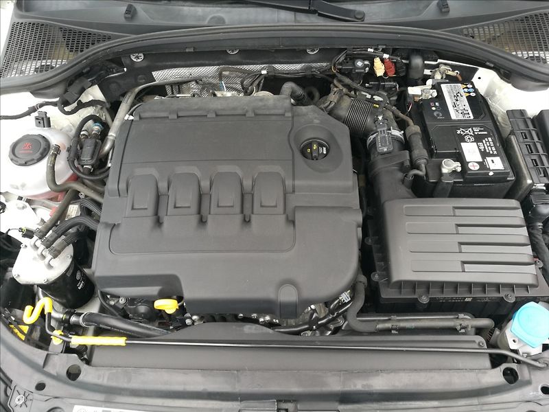Škoda Octavia 1,6 TDI kombi - fotka 16 z 19