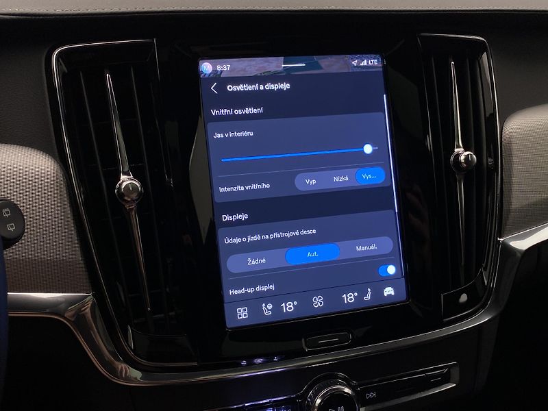 Volvo V90 T8 AWD RECHARGE DARK ULTRA - fotka 56 z 65