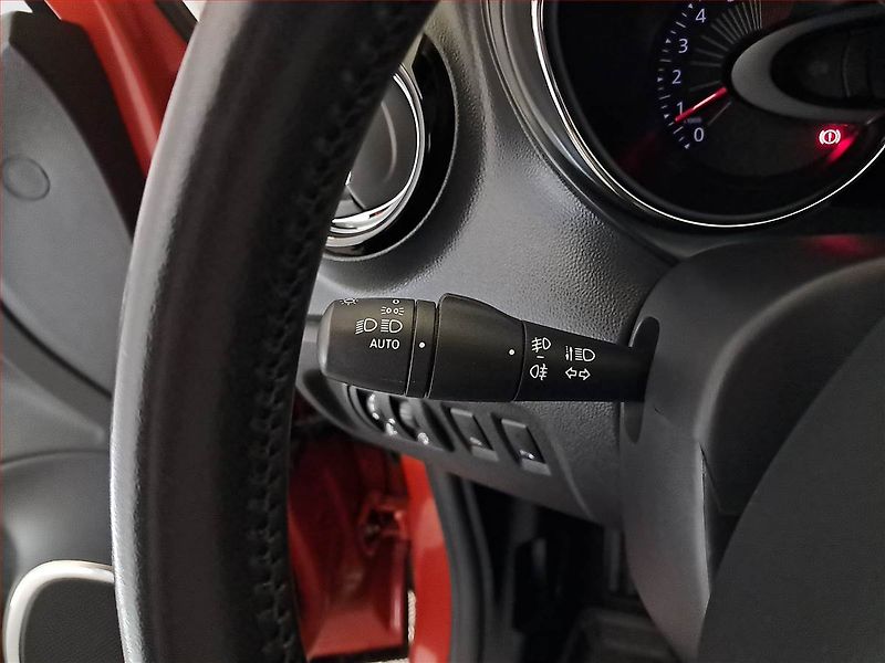 Renault Captur (2017) Limited 1.2 TCe, ČR,1.maj - fotka 18 z 19