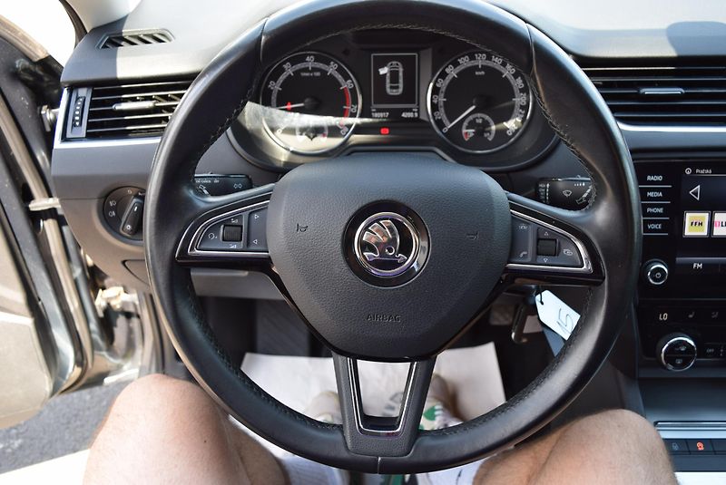 Škoda Octavia (2017) 1.4TSI 110kw AMBITION TAŽ NAVI - fotka 27 z 50