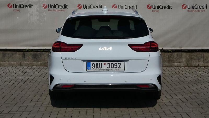 Kia Ceed 1.6 CRDi Comfort SW - fotka 4 z 22