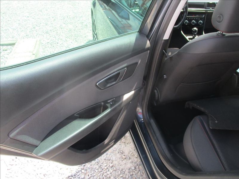 Seat Leon 1,5 TSI FR, digiklima,servis, - fotka 14 z 50