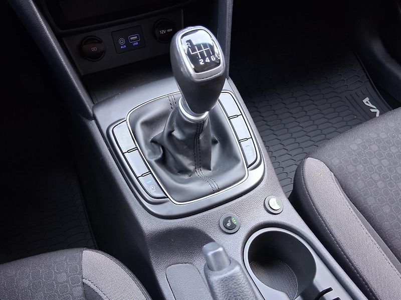 Hyundai Kona STYLE 1.0 T-GDi 88 kW - fotka 16 z 20