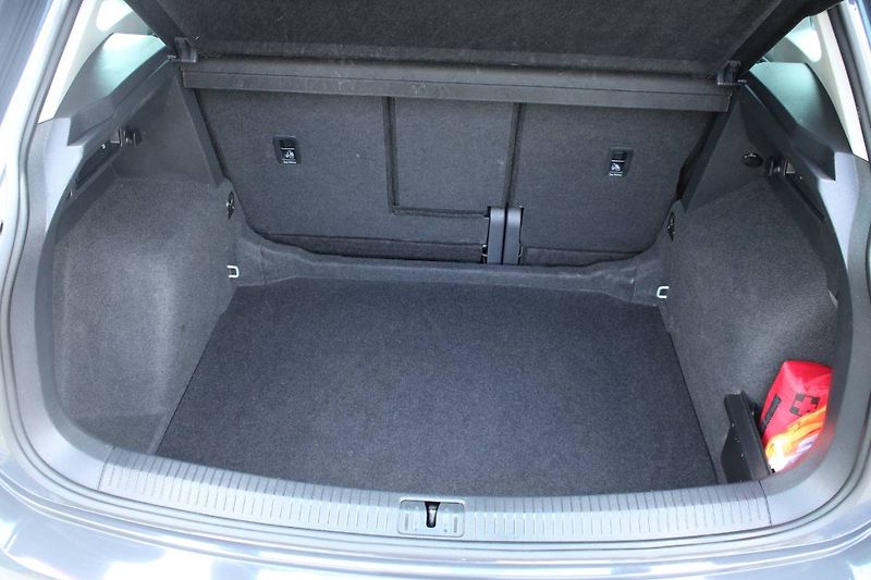 Volkswagen Tiguan (2022) 1.5 TSI 110kW LED manuál - fotka 27 z 35